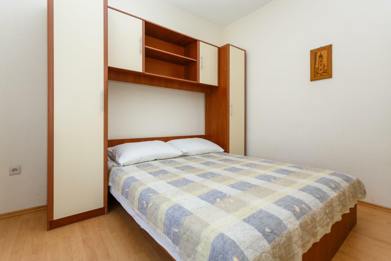 Apartman Jezevac Кърк Екстериор снимка