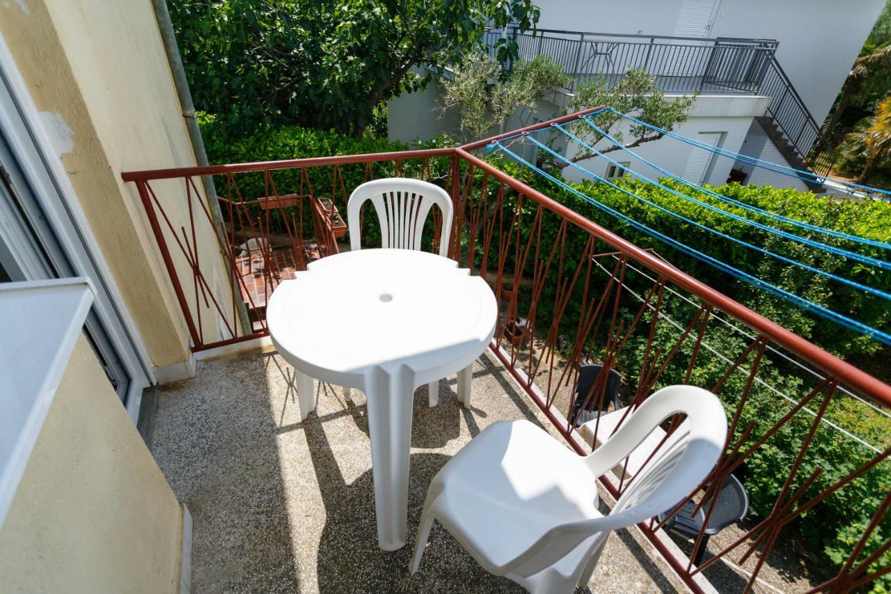 Apartman Jezevac Кърк Екстериор снимка