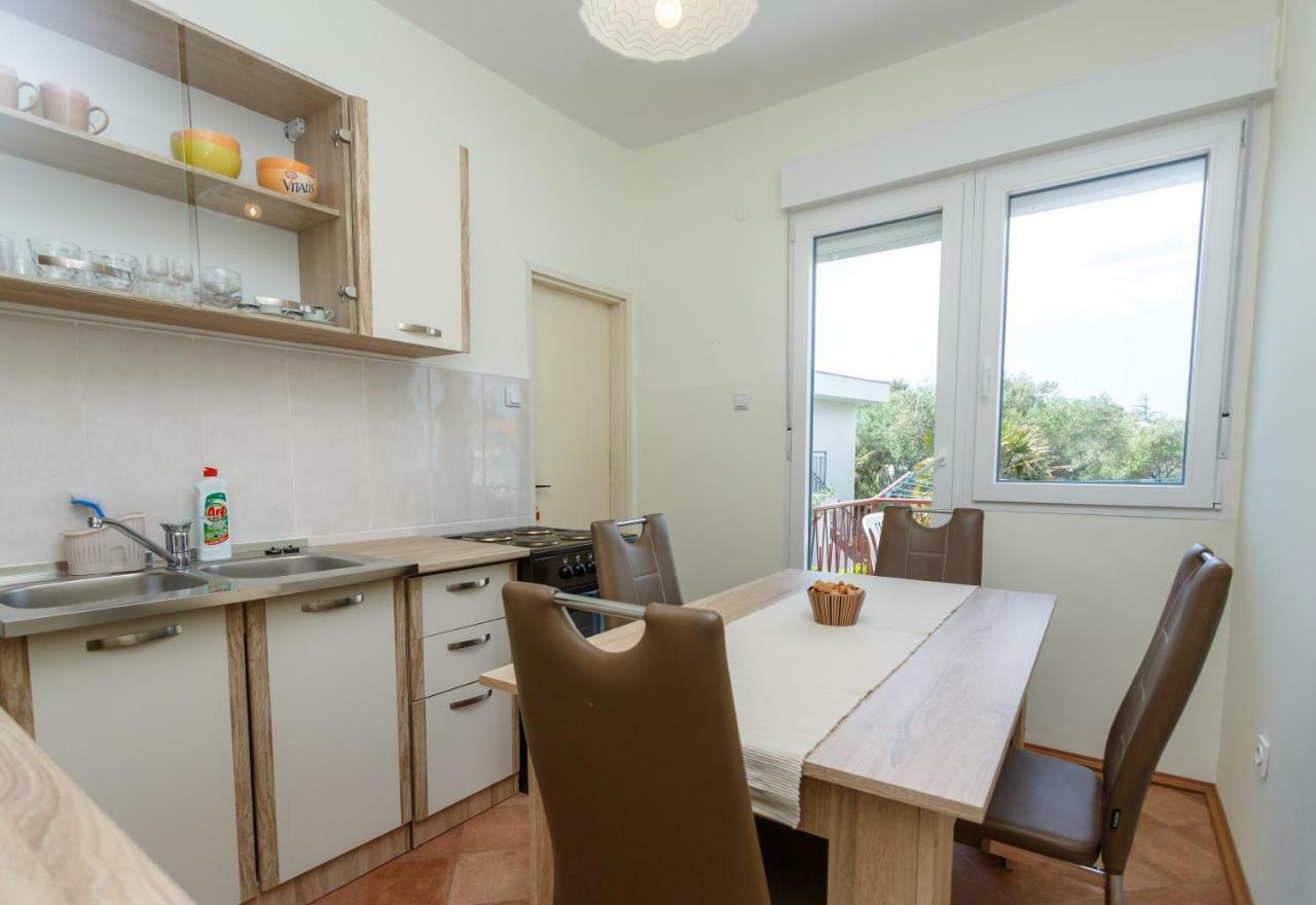 Apartman Jezevac Кърк Екстериор снимка