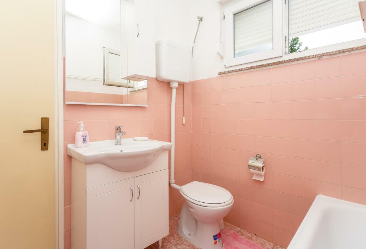 Apartman Jezevac Кърк Екстериор снимка