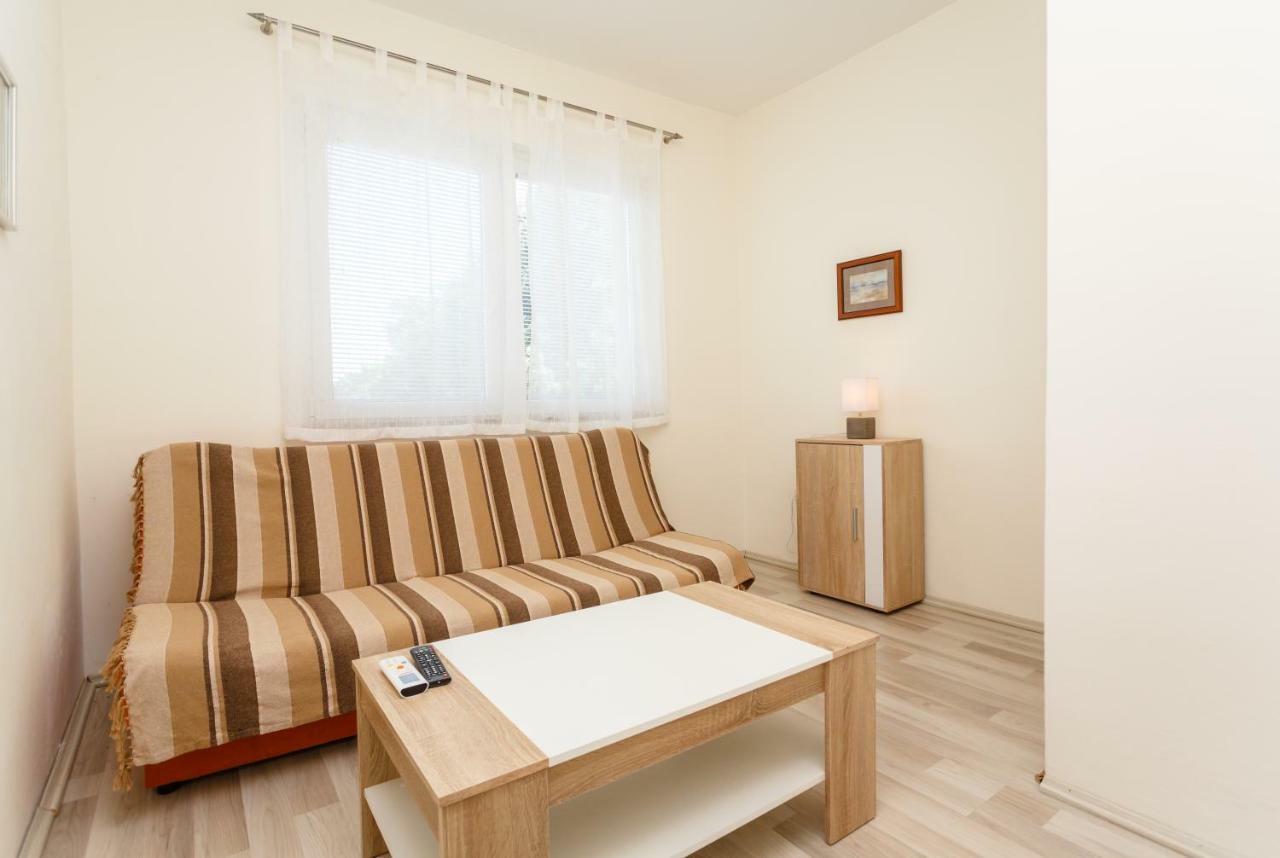 Apartman Jezevac Кърк Екстериор снимка