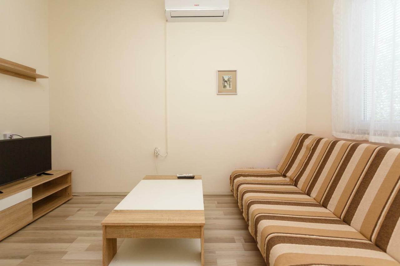 Apartman Jezevac Кърк Екстериор снимка