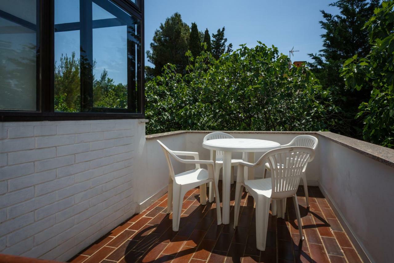 Apartman Jezevac Кърк Екстериор снимка