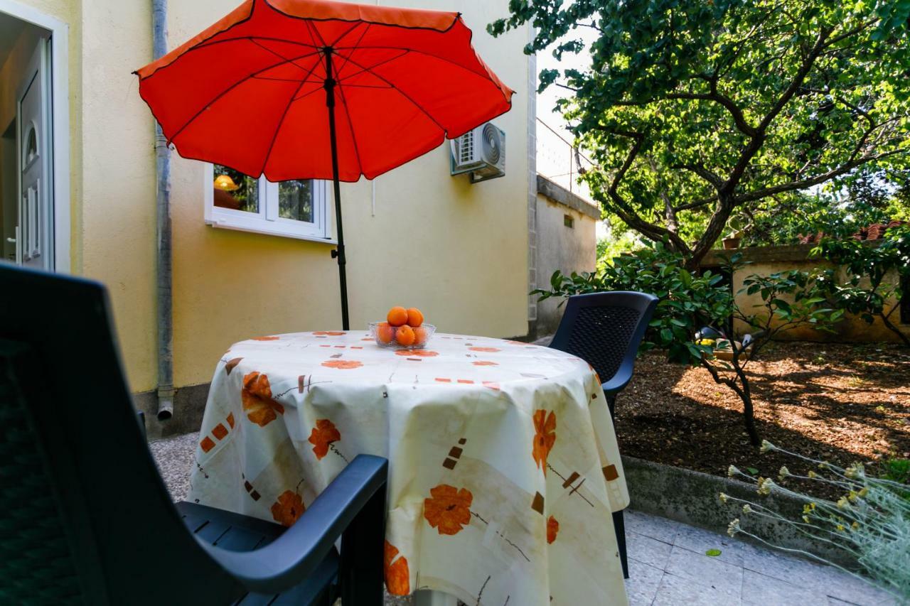 Apartman Jezevac Кърк Екстериор снимка